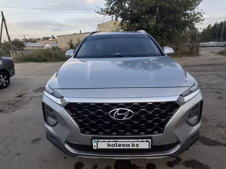 Hyundai Santa Fe 2019 года за 13 500 000 тг. в Семей – фото 24