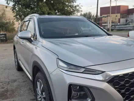 Hyundai Santa Fe 2019 года за 13 500 000 тг. в Семей – фото 5