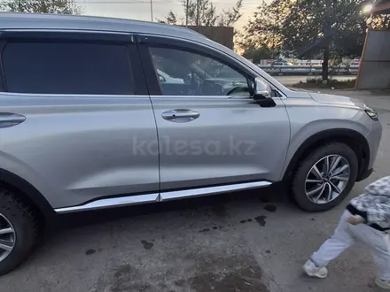 Hyundai Santa Fe 2019 года за 13 500 000 тг. в Семей – фото 7