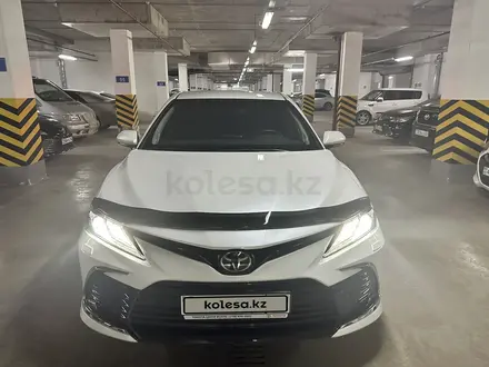 Toyota Camry 2021 года за 22 800 000 тг. в Астана – фото 4