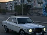 Mercedes-Benz E 230 1982 года за 700 000 тг. в Балхаш – фото 4
