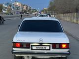 Mercedes-Benz E 230 1982 года за 700 000 тг. в Балхаш – фото 2