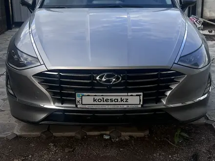 Hyundai Sonata 2020 года за 13 000 000 тг. в Алматы – фото 2