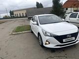 Hyundai Accent 2022 года за 5 300 000 тг. в Уральск – фото 4