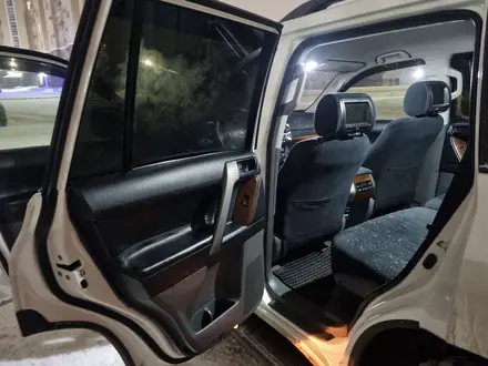 Toyota Land Cruiser Prado 2013 года за 15 350 000 тг. в Актобе – фото 7