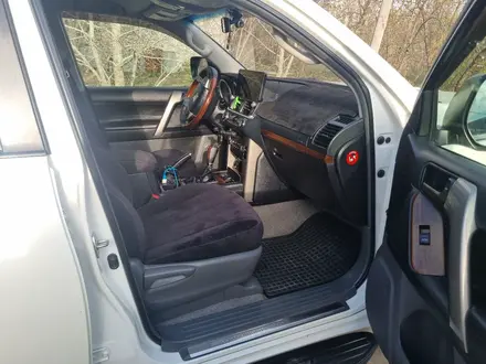 Toyota Land Cruiser Prado 2013 года за 15 350 000 тг. в Актобе – фото 9