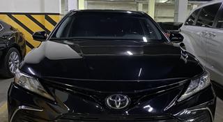 Toyota Camry 2021 года за 15 450 000 тг. в Астана