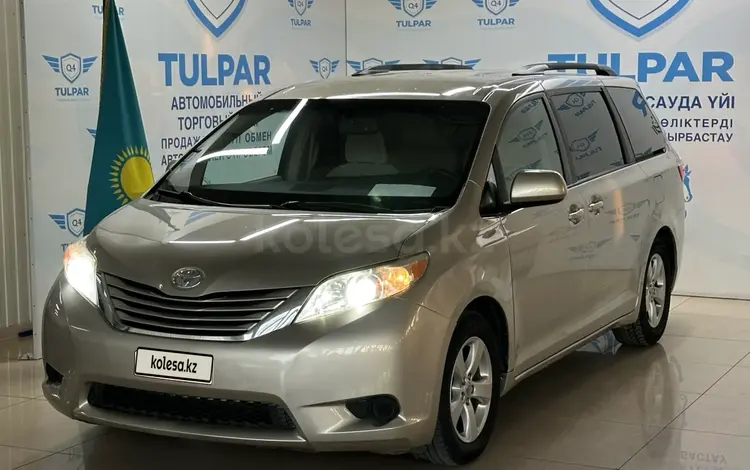 Toyota Sienna 2015 годаfor13 500 000 тг. в Алматы