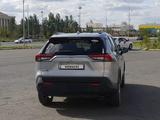 Toyota RAV4 2020 годаүшін17 000 000 тг. в Уральск – фото 3