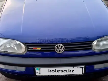 Volkswagen Golf 1997 года за 1 500 000 тг. в Шымкент – фото 3
