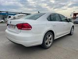 Volkswagen Passat 2012 года за 5 300 000 тг. в Атырау – фото 3