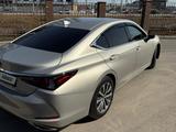 Lexus ES 350 2019 года за 18 900 000 тг. в Шымкент – фото 2