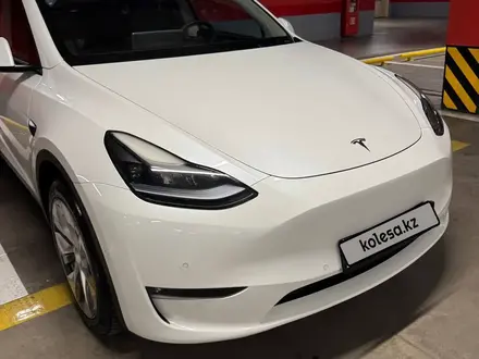 Tesla Model Y 2022 года за 18 000 000 тг. в Алматы – фото 2