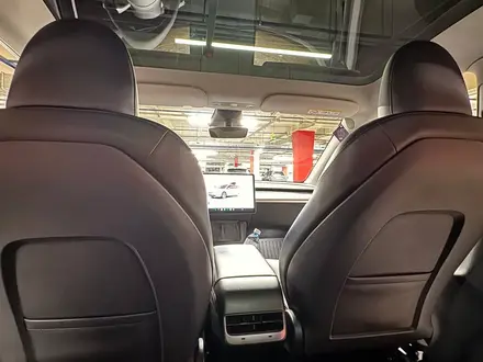 Tesla Model Y 2022 года за 18 000 000 тг. в Алматы – фото 20