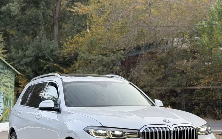 BMW X7 2021 года за 38 000 000 тг. в Алматы