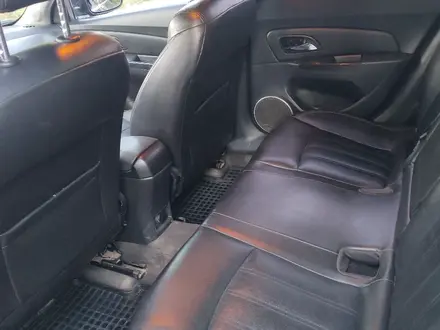 Chevrolet Cruze 2013 года за 3 800 000 тг. в Алматы – фото 2