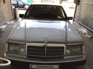 Mercedes-Benz E-Class, 1993