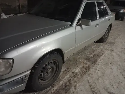 Mercedes-Benz E 200 1990 года за 800 000 тг. в Караганда