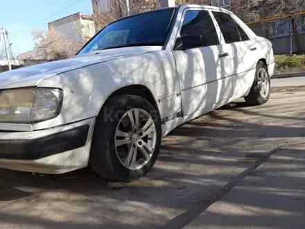 Mercedes-Benz E 200 1992 года за 1 000 000 тг. в Шымкент – фото 2