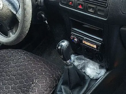 Volkswagen Golf 2002 года за 1 800 000 тг. в Шымкент – фото 2