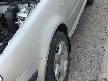 Volkswagen Golf 2002 года за 1 800 000 тг. в Шымкент – фото 4