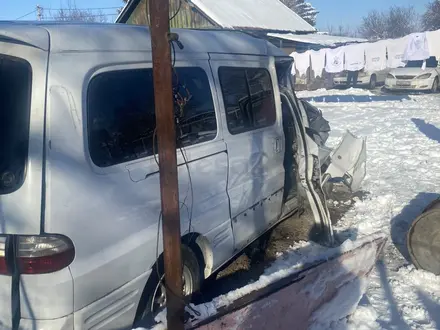 Hyundai Starex 2007 года за 1 600 000 тг. в Алматы – фото 4