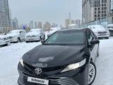Toyota Camry 2018 года за 14 000 000 тг. в Астана