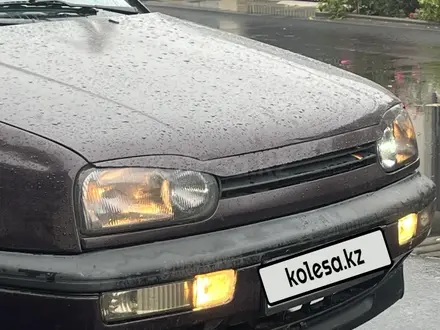 Volkswagen Golf 1993 года за 1 600 000 тг. в Алматы – фото 3