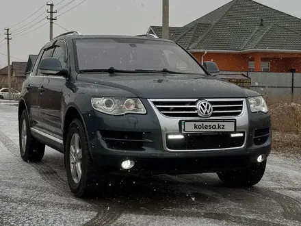 Volkswagen Touareg 2007 года за 10 200 000 тг. в Алматы – фото 3