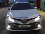 Toyota Camry 2018 года за 13 999 999 тг. в Павлодар – фото 2