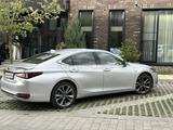 Lexus ES 250 2020 года за 19 000 000 тг. в Актау – фото 3
