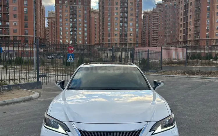 Lexus ES 250 2020 годаfor21 000 000 тг. в Актау