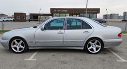 Mercedes-Benz E 320 2000 годаүшін5 500 000 тг. в Жанаозен – фото 4