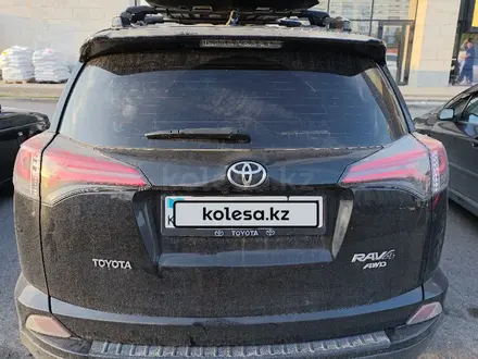 Toyota RAV4 2018 года за 9 800 000 тг. в Астана – фото 7