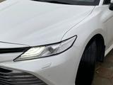 Toyota Camry 2020 года за 13 500 000 тг. в Актау – фото 3