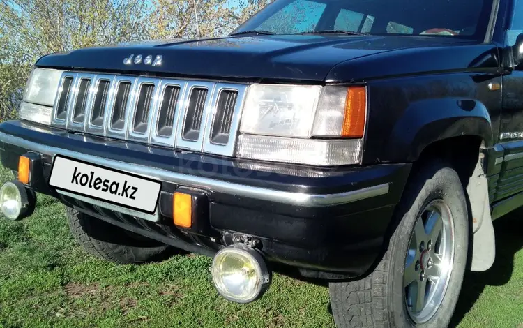 Jeep Grand Cherokee 1995 годаfor3 200 000 тг. в Семей