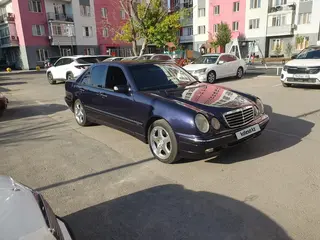 Mercedes-Benz E 320