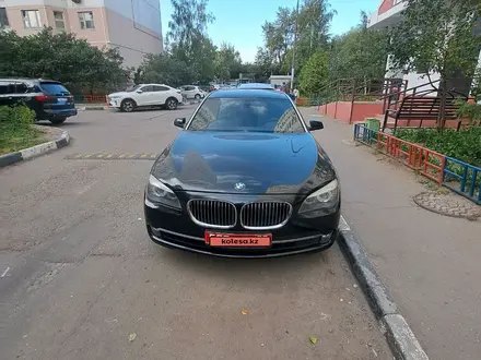 BMW 750 2012 года за 10 500 000 тг. в Алматы