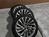 Диски es 350 с резиной Yokohama за 550 000 тг. в Алматы – фото 2
