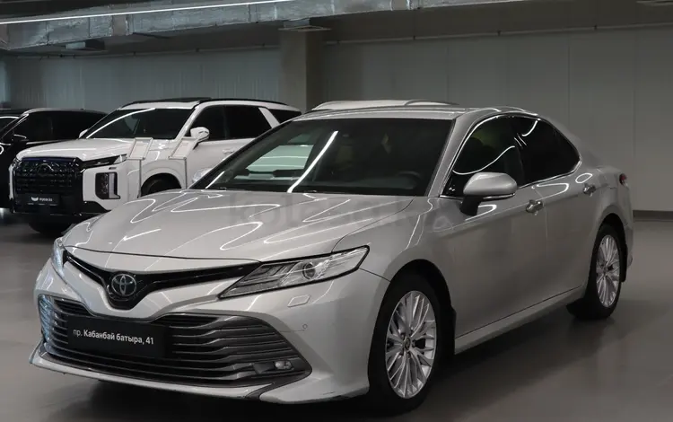 Toyota Camry 2020 года за 11 790 000 тг. в Астана