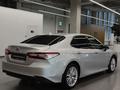 Toyota Camry 2020 года за 11 790 000 тг. в Астана – фото 6