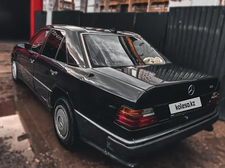 Mercedes-Benz E 260 1991 года за 1 800 000 тг. в Астана – фото 3