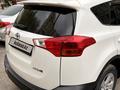 Toyota RAV4 2015 года за 9 000 000 тг. в Актобе – фото 4