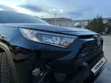Toyota RAV4 2021 года за 12 800 000 тг. в Тараз – фото 3