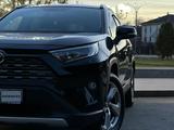 Toyota RAV4 2021 года за 12 800 000 тг. в Тараз – фото 2