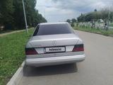 Mercedes-Benz E 200 1993 года за 1 800 000 тг. в Усть-Каменогорск – фото 2