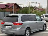Toyota Sienna 2020 года за 15 000 000 тг. в Алматы – фото 2