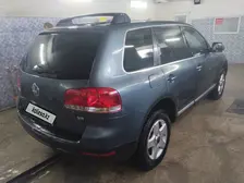 Volkswagen Touareg, 2004