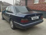 Mercedes-Benz E 220 1994 года за 1 700 000 тг. в Турара Рыскулова – фото 5