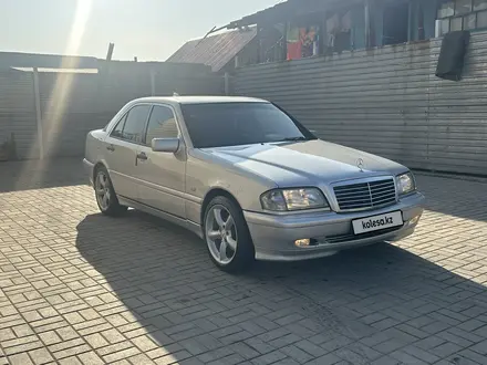 Mercedes-Benz C 240 1998 года за 3 700 000 тг. в Алматы